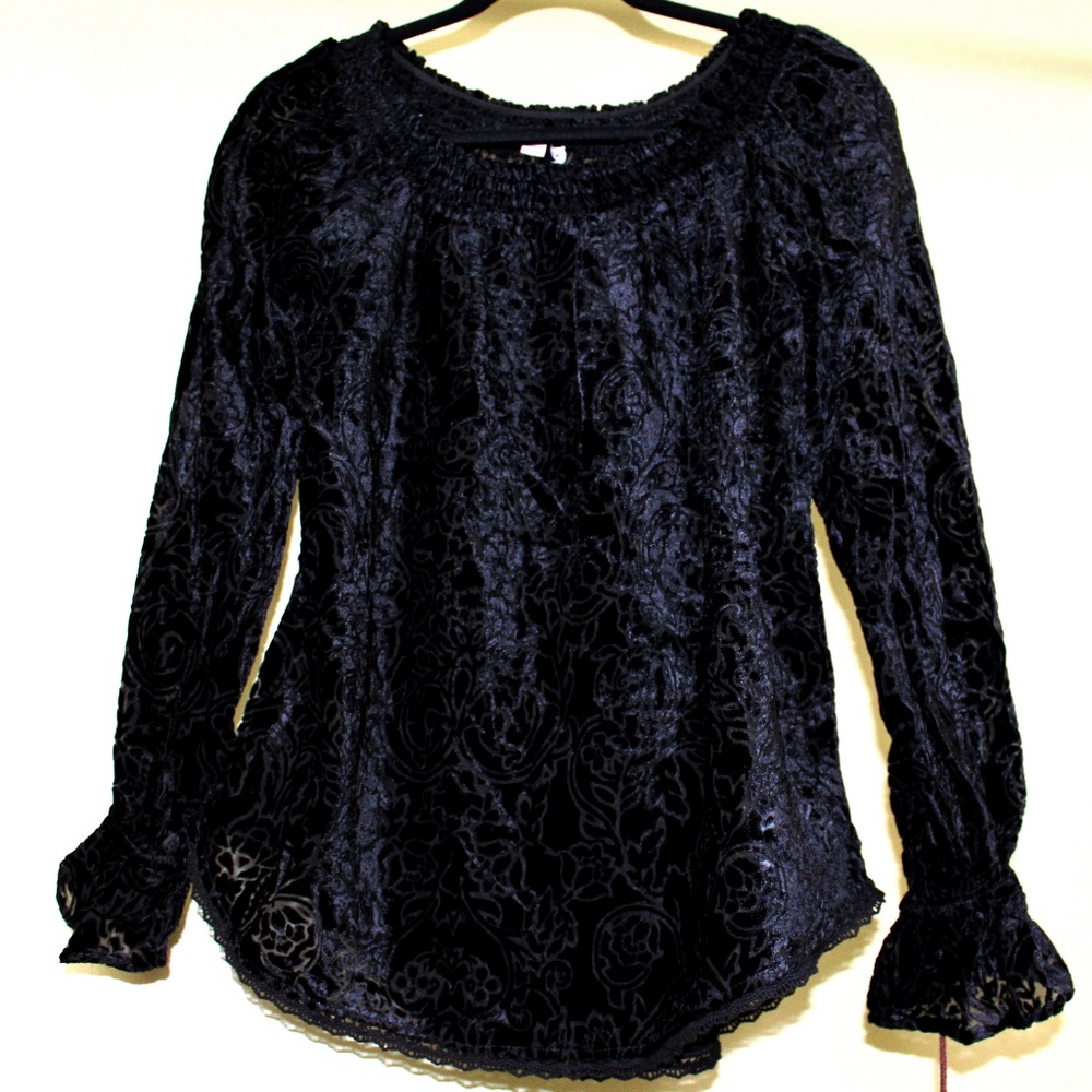 Women's Long Sleeve Ruched Velvet Top Small